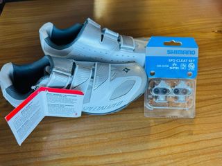 Zapatillas Specialized T.36 nuevas + Calas Shimano