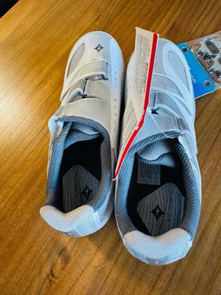 Zapatillas Specialized T.36 nuevas + Calas Shimano