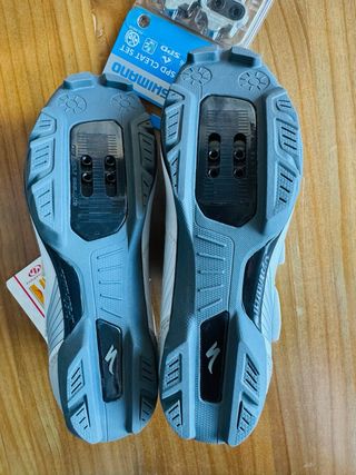 Zapatillas Specialized T.36 nuevas + Calas Shimano