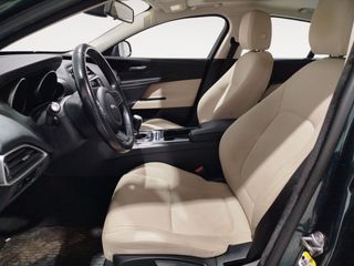 Jaguar XE Pure