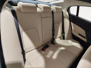 Jaguar XE Pure