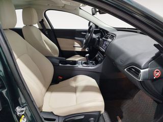 Jaguar XE Pure