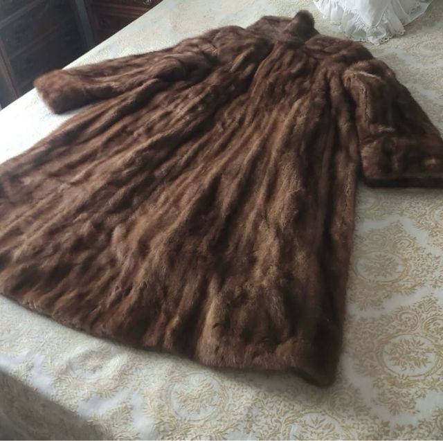 Abrigo largo de piel marrón