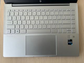 HP Pavilion Plus 14-eh1xxx i5 Plata