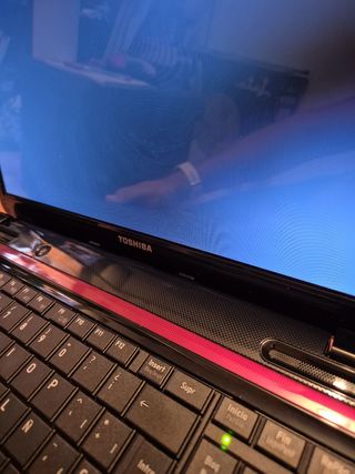 Portátil Toshiba Satellite i5 4GB RAM 2011