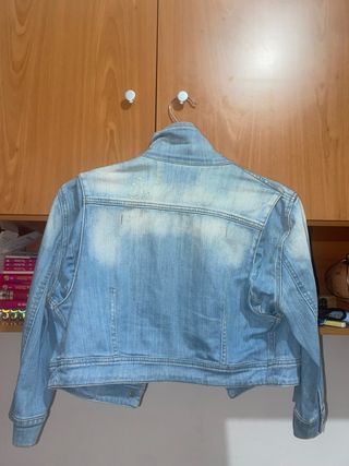 Chaqueta vaquera Stradivarius azul