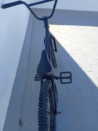 Bicicleta BMX morada