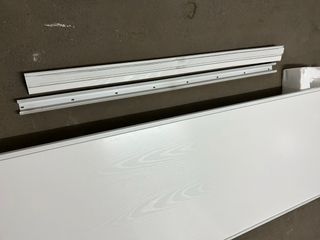 Puertas correderas blancas de armario completas 