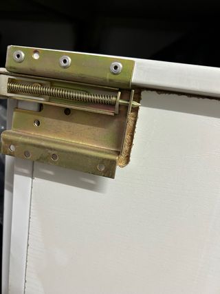 Puertas correderas blancas de armario completas 