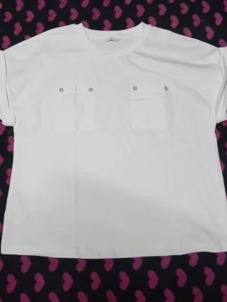 Camiseta blanca con bolsillos