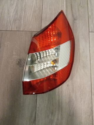 Piloto Trasero Derecho Renault Scenic II