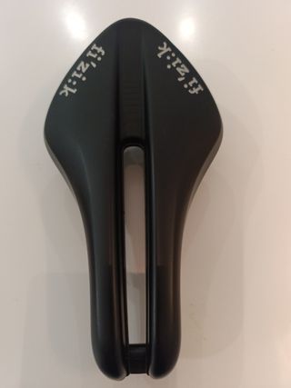 Fizik Sillín Transiro SD R1 Negro. Rieles carbono