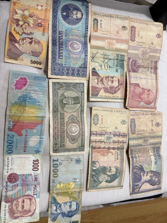 Collezione di monete provenienti da vari paesi