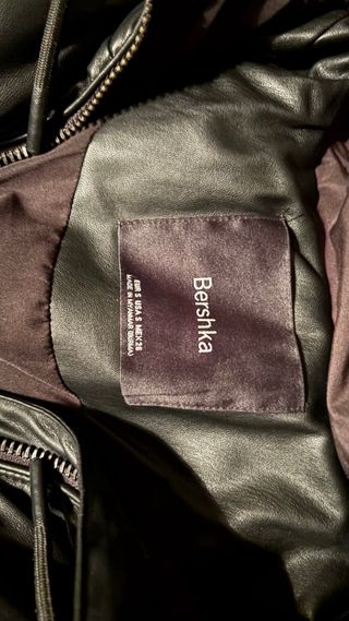 Plumifero Negro Bershka