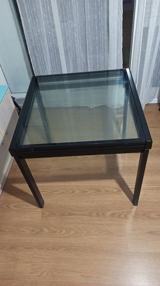 Mesa extensible metal y cristal negro