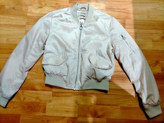 Cazadora bomber Pull&Bear rosa T.XS