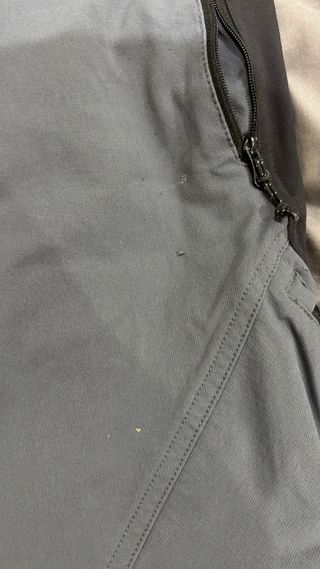 4 pantalones cortaviento Forclaz MT900