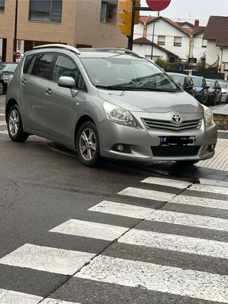 Toyota Verso 2011