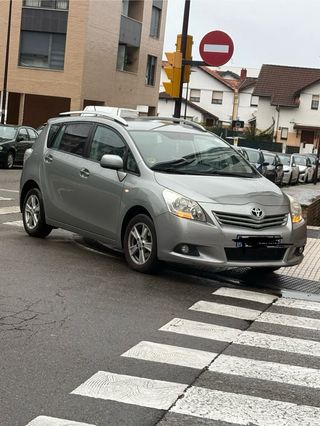 Toyota Verso 2011