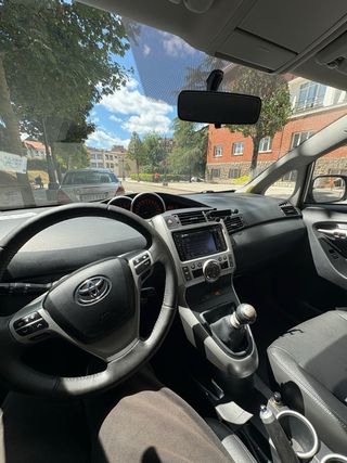 Toyota Verso 2011
