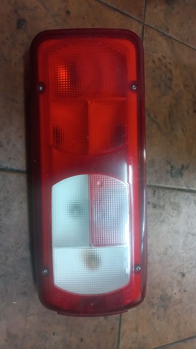 Luz trasera derecha Volkswagen Crafter
