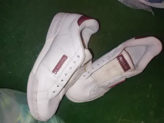 Zapatillas Reebok Blancas y Rojas