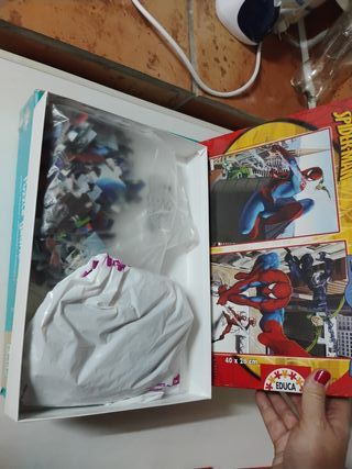 Lote 2 Puzzles Spiderman Educa + Djeco