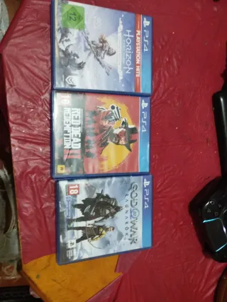 PS4 Juegos:God of war:25euros
 Horizon:15euros RDR
