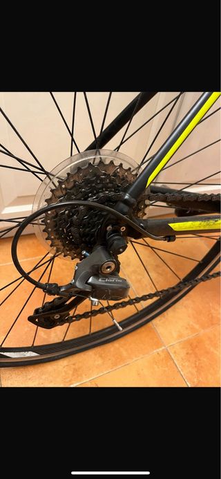 Bicicleta de carretera Giant Negra y Verde