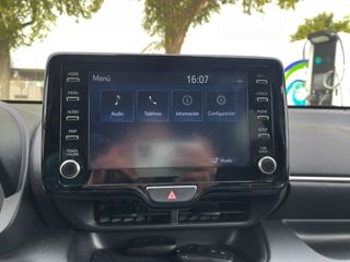 Toyota Yaris Hybrid Style