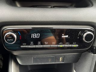 Toyota Yaris Hybrid Style