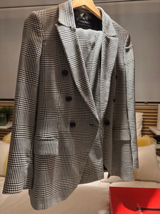 Traje Purificacion Garcia Cuadros