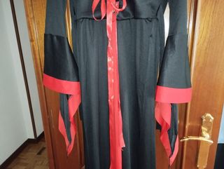 Disfraz Halloween Negro y Rojo
Talla M/L