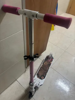 Patinete infantil rosa y blanco