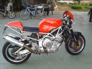 Yamaha TRX 850 Café Racer
