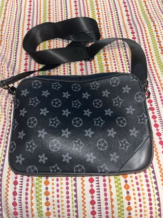 Riñonera Louis Vuitton Negra y Gris