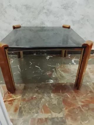 Mesa de centro cristal y madera 

