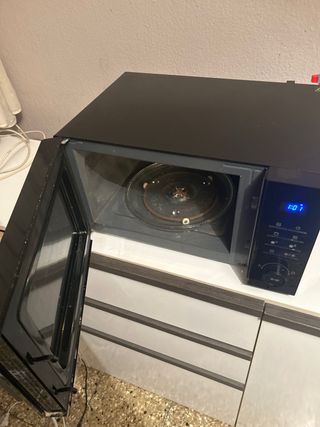Horno Microondas Taurus Negro