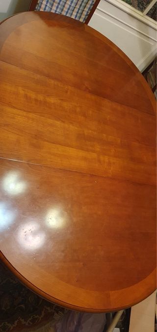 Mesa de comedor y 6 sillas de madera