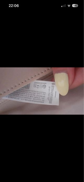 Borsetta beige con catena dorata