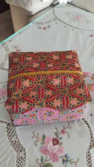Bolsos uno de uno, personalizado si lo desea 