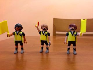 Lote Playmobil árbitros y futbolista