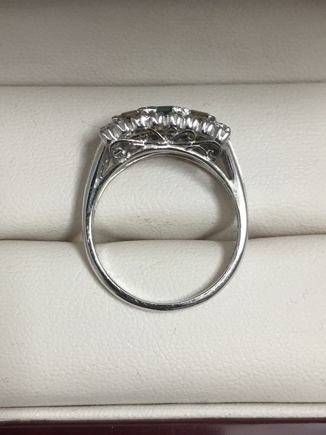 Anillo Oro 18k Esmeralda y Diamantes