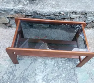 Mesa de centro madera y cristal
MEDIDAS = 47×92×31