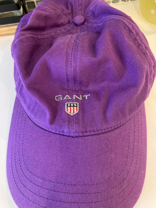 Gorra Gant Morada