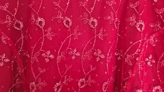 Vestido de fiesta rojo/granate con encaje.