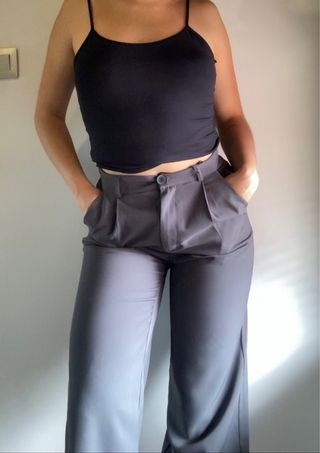 Pantalón de traje gris oscuro