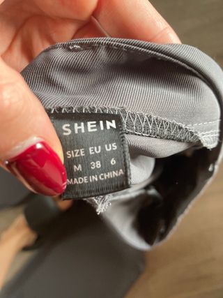 Pantalón de traje gris oscuro