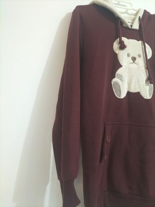 Sudadera con capucha y oso