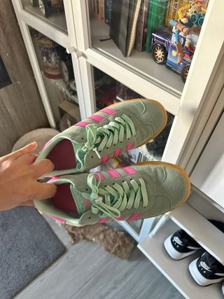 Zapatillas Gazelle Verde y Rosa